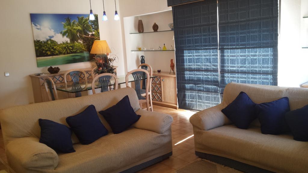 Apartamento A11 - 800M Da Praia 알부페이라 객실 사진